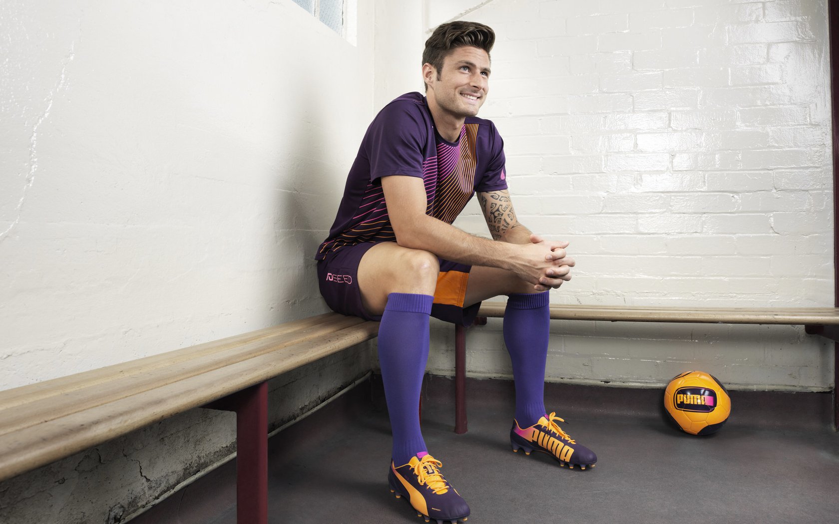 星空中国官网-联赛中期战术打法趋同是否降低技术流球队胜率